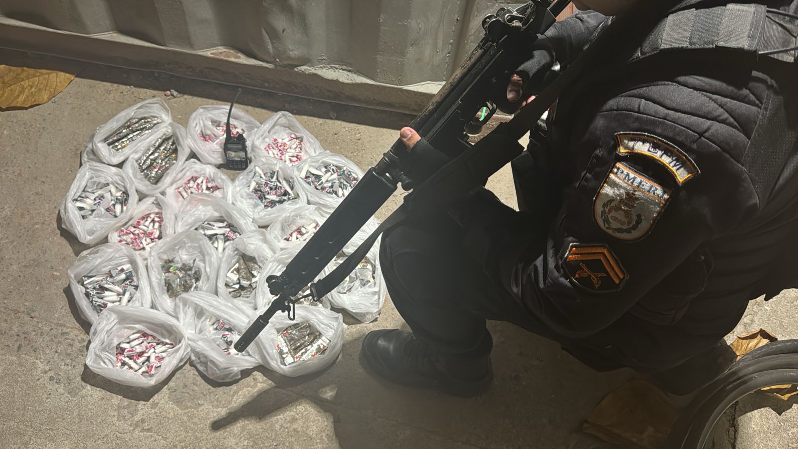 7° BPM apreende mochila com drogas no bairro Lindo Parque após receberem informações do Disque Denúncia
